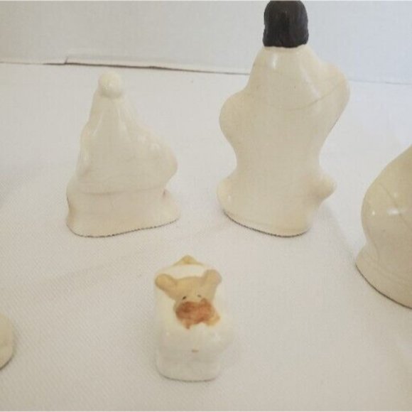 Vintage Porcelain Ten Piece Small Nativity Set White Gold Accents - Picture 9 of 16